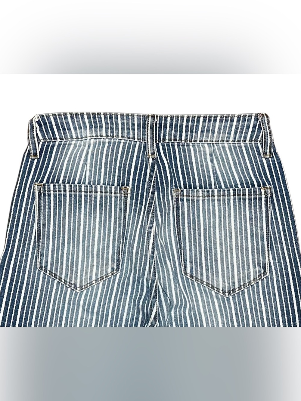 Windsor Denim Striped High Rise Flare Jeans Size 7 Blue White Railroad Stripe - Picture 4 of 8